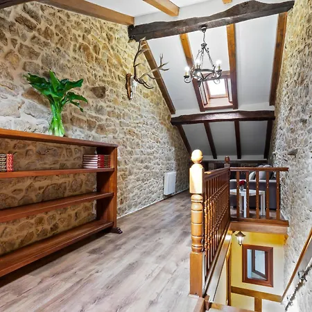 La Casuca, Entre Mar Y Montaña