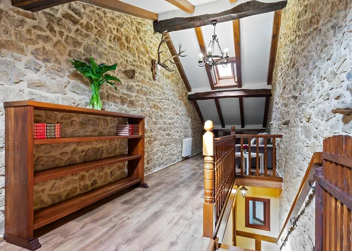 La Casuca, Entre Mar Y Montana