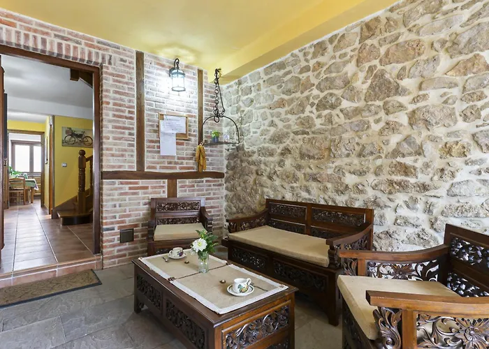 La Casuca, Entre Mar Y Montana Udias