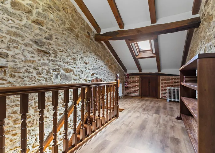 La Casuca, Entre Mar Y Montana * Udias